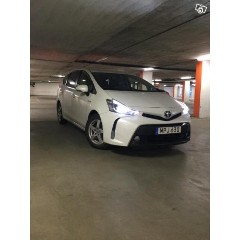 Toyota Prius+ Parle white -15
