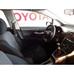 Toyota Auris 1.4 D-4D Plus 5-D -10